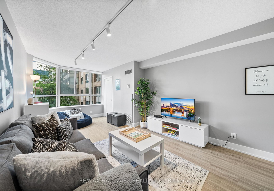 711-bay-street-toronto-ontario-c12517260