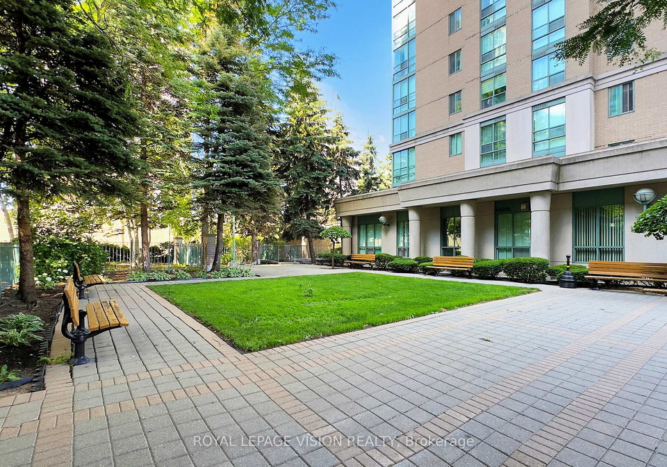 3-nw-pemberton-avenue-north-york-ontario-c12518040