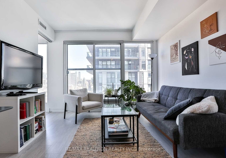 181-dundas-street-e-toronto-ontario-c12520454