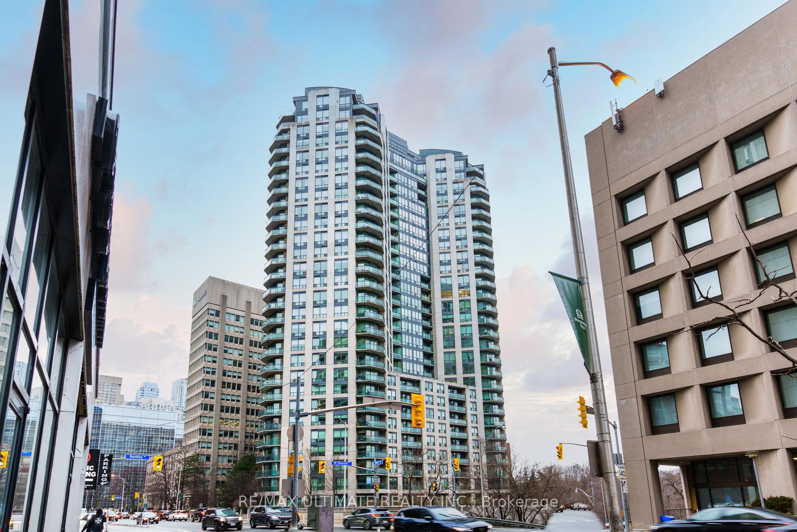300-bloor-street-e-toronto-ontario-c12520710