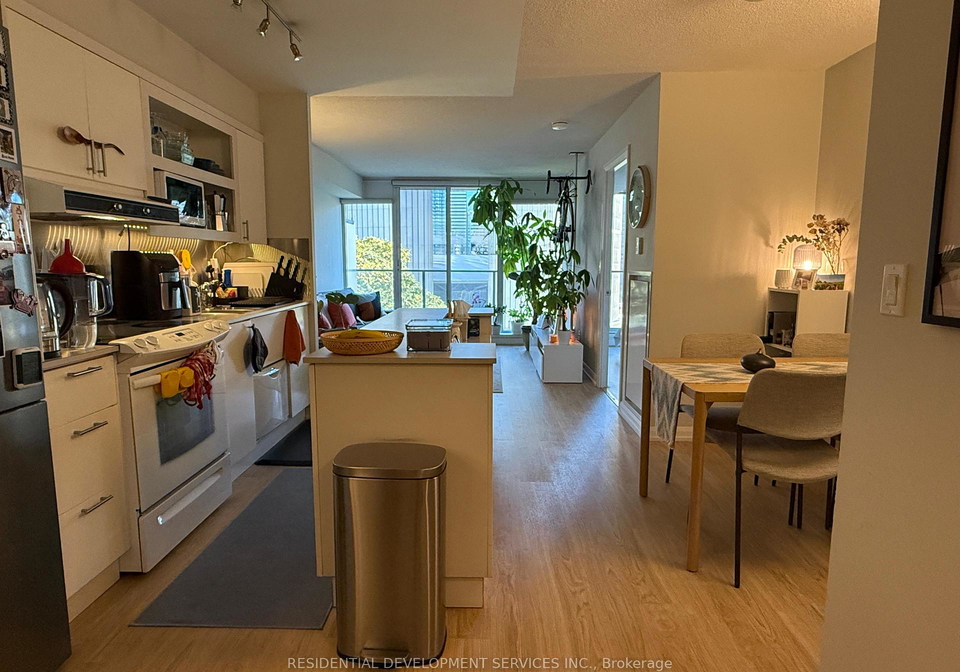 111-elizabeth-street-toronto-ontario-c12521638