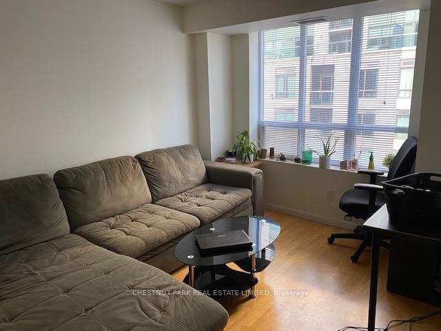 140-simcoe-street-toronto-ontario-c12522456