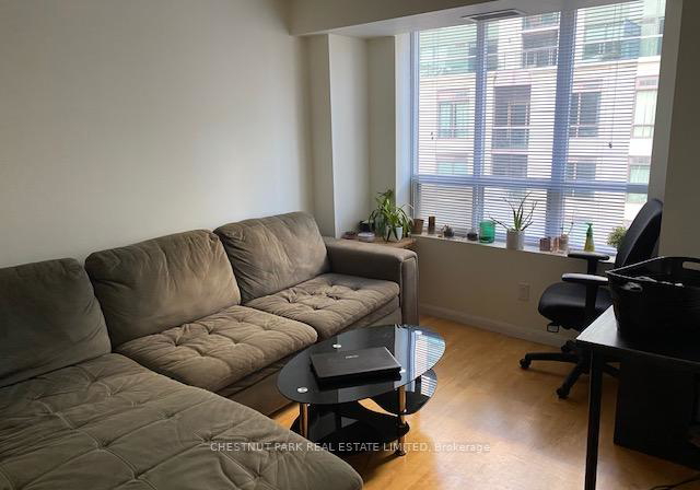 140-simcoe-street-toronto-ontario-c12522456