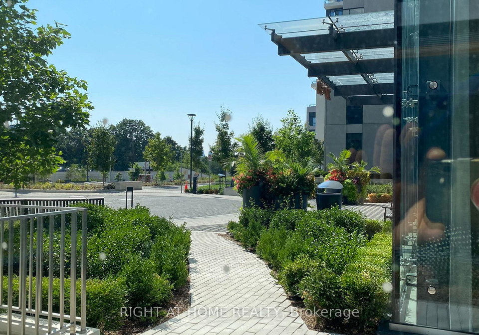 30-inn-on-the-park-drive-north-york-ontario-c12522988