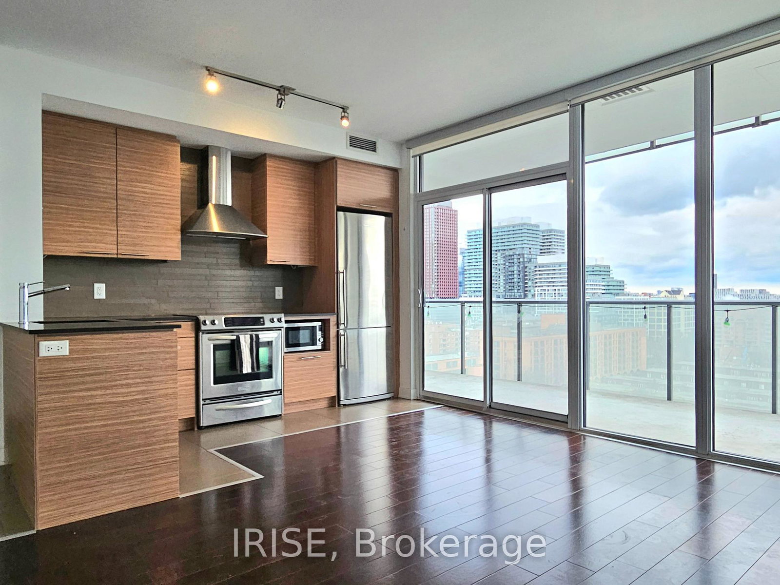 1-market-street-toronto-ontario-c12524058