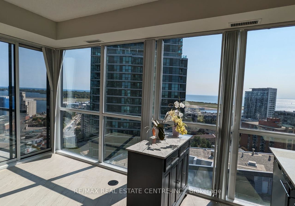 20-bruyeres-mews-toronto-ontario-c12524372