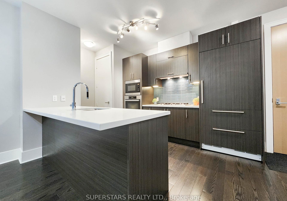 29-queens-quay-e-toronto-ontario-c12524994
