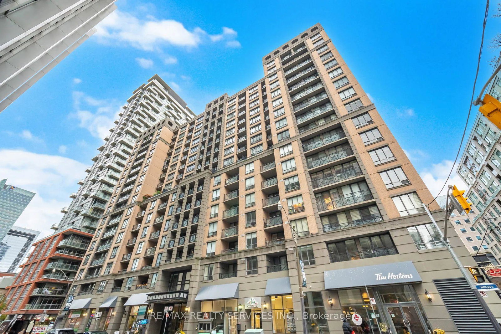 140-simcoe-street-toronto-ontario-c12525274