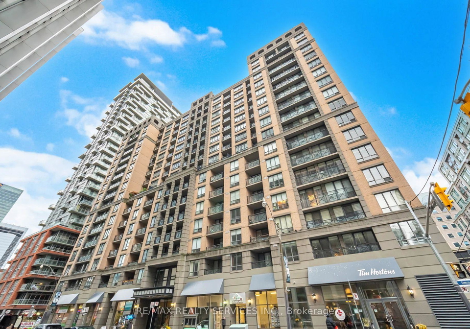 140-simcoe-street-toronto-ontario-c12525274