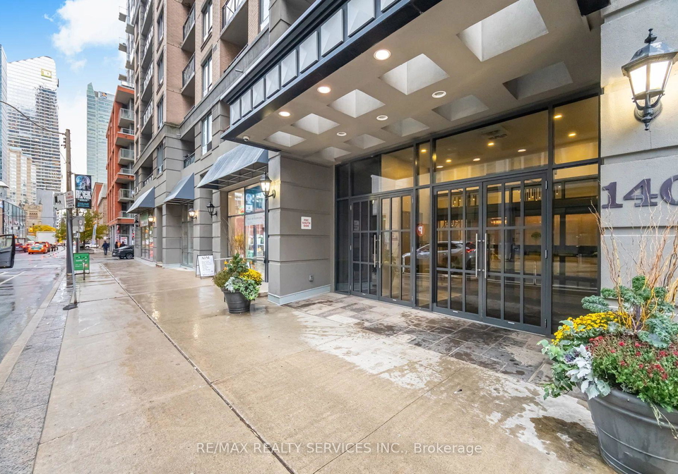 140-simcoe-street-toronto-ontario-c12525274