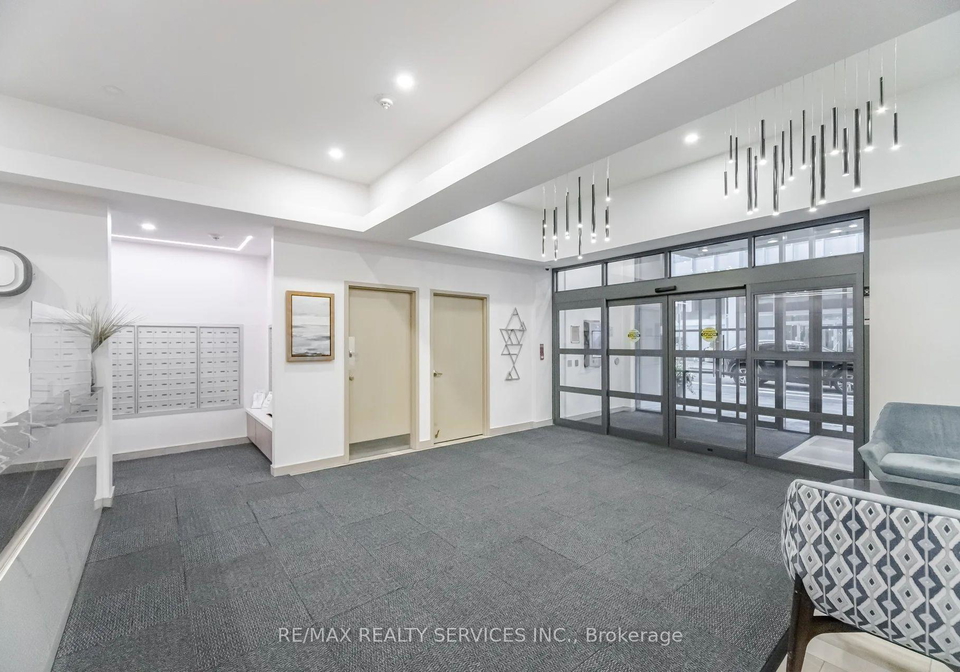 140-simcoe-street-toronto-ontario-c12525274