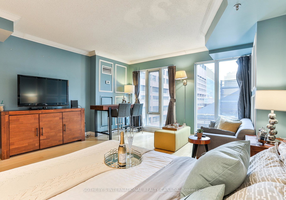 210-victoria-street-toronto-ontario-c12525644