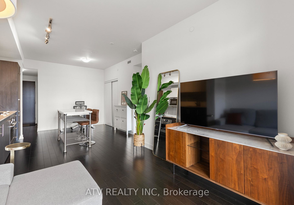 330-richmond-street-w-toronto-ontario-c12526916