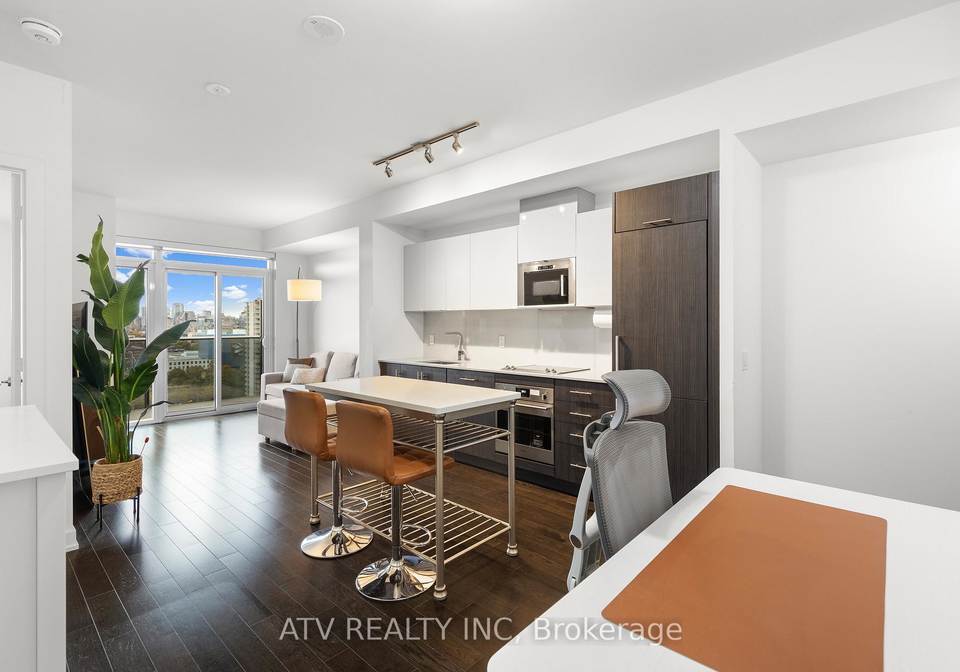 330-richmond-street-w-toronto-ontario-c12526916