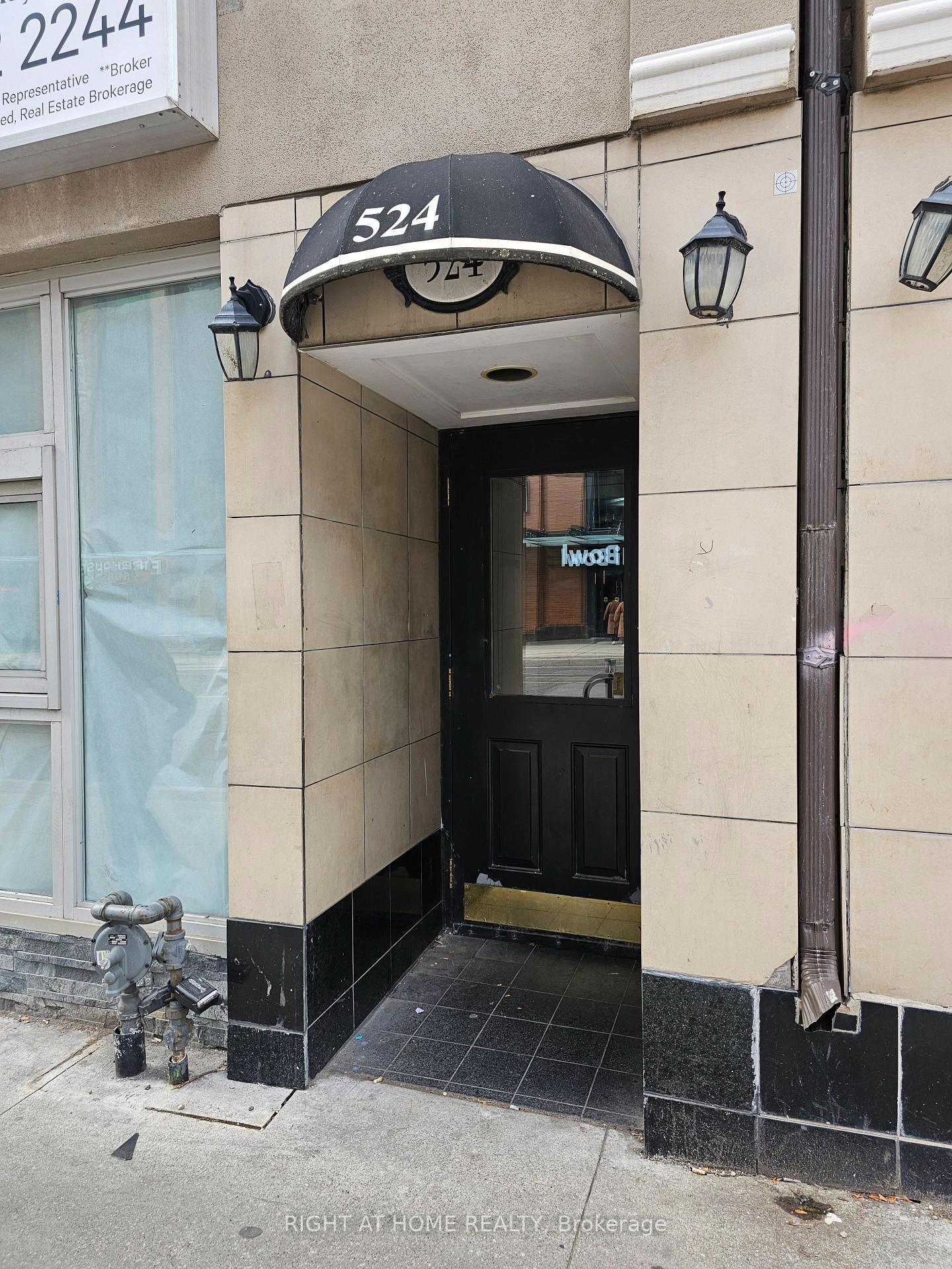 524-yonge-street-toronto-ontario-c12527292