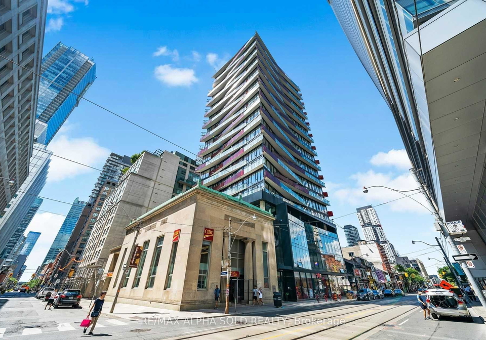 215-queen-street-w-toronto-ontario-c12527340