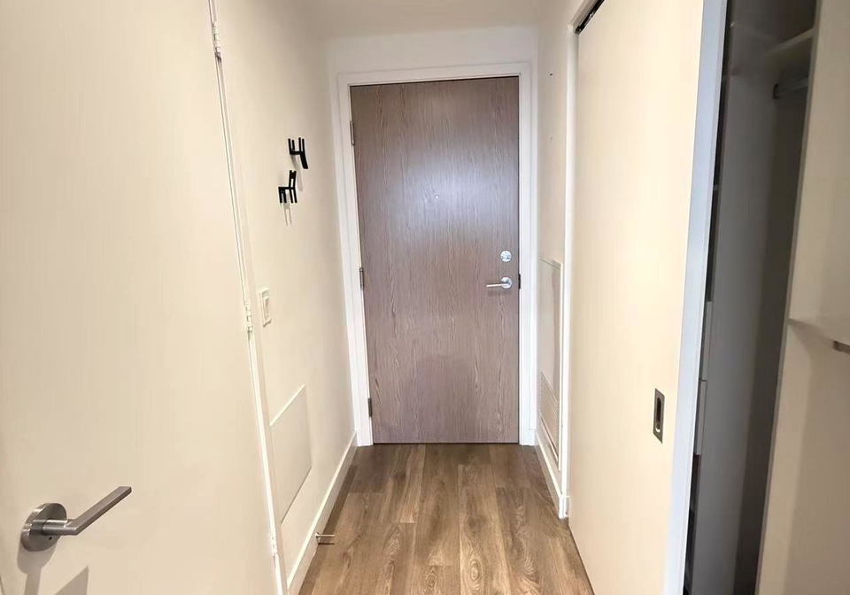 215-queen-street-w-toronto-ontario-c12527340
