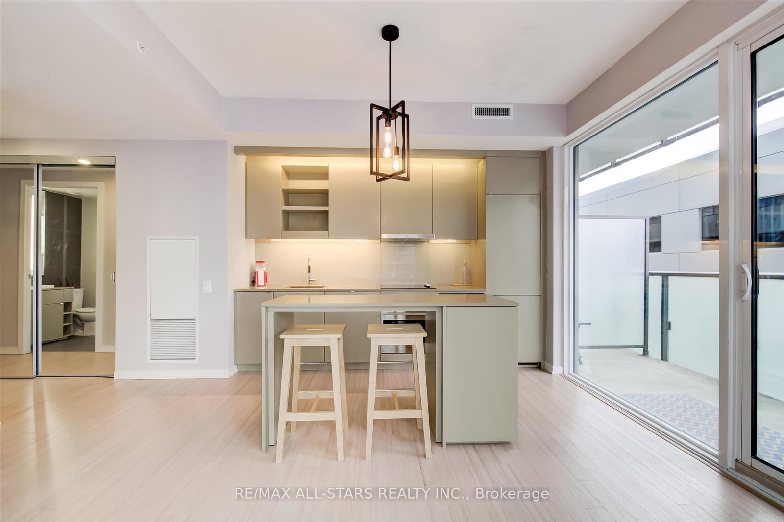 101-peter-street-toronto-ontario-c12527352