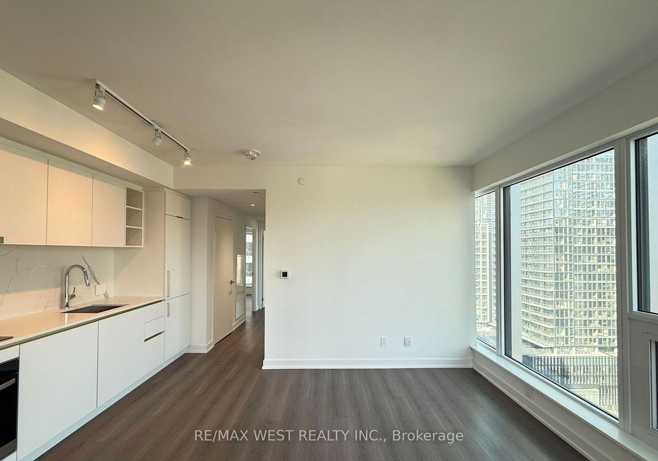 8-wellesley-street-w-toronto-ontario-c12527704