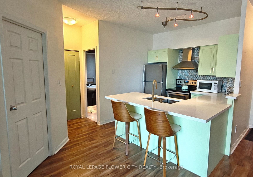 25-grenville-street-toronto-ontario-c12527922