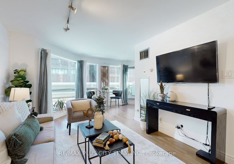 10-yonge-street-toronto-ontario-c12528080