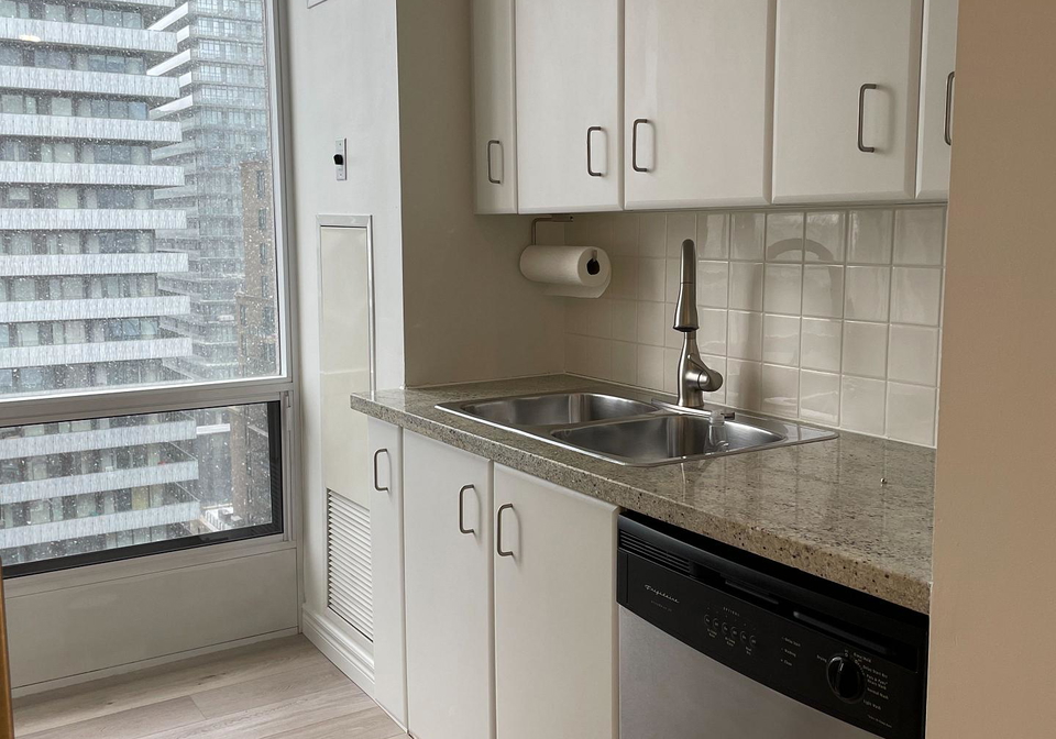 85-bloor-street-e-toronto-ontario-c12528614
