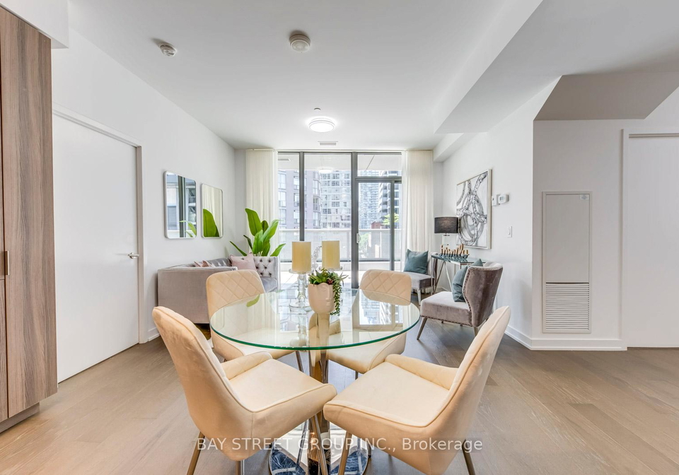 11-wellesley-street-w-toronto-ontario-c12528620