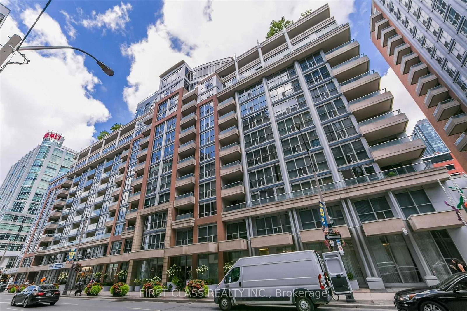 270-wellington-street-toronto-ontario-c12529476