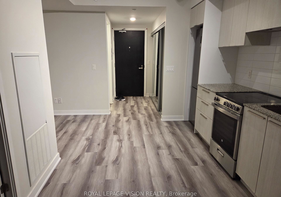 501-yonge-street-toronto-ontario-c12530092
