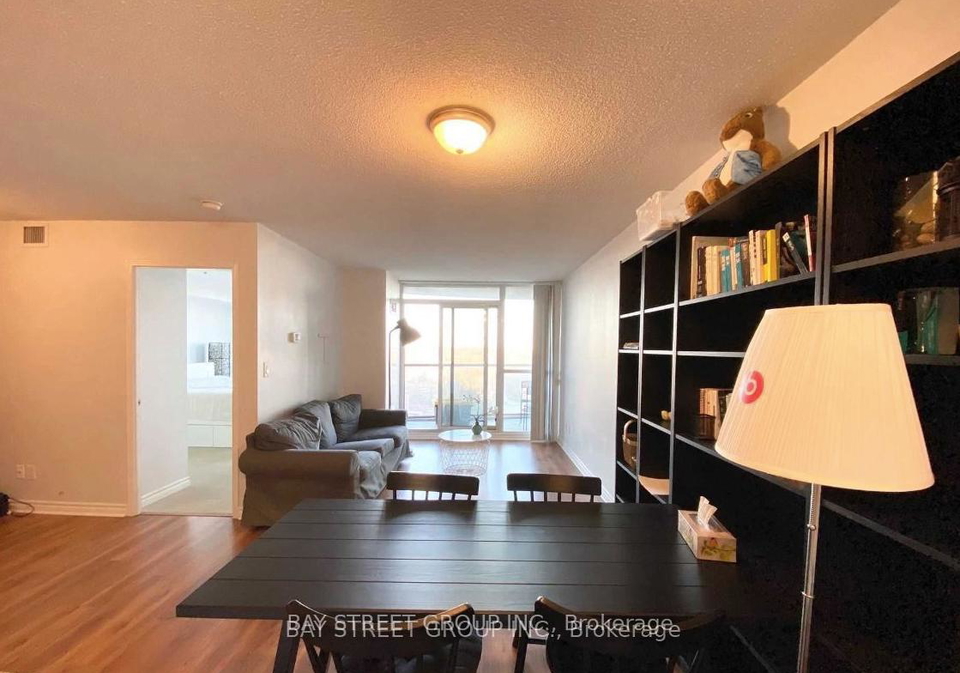 35-hollywood-avenue-north-york-ontario-c12531194