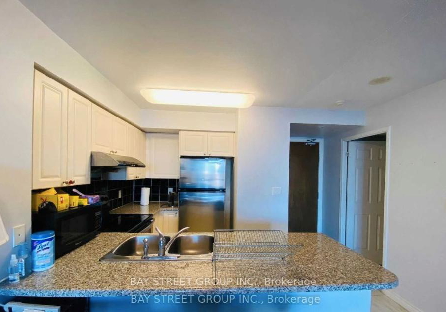 35-hollywood-avenue-north-york-ontario-c12531194