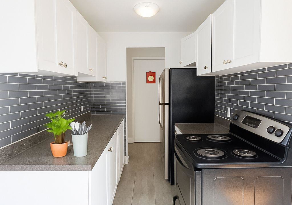 292-finch-avenue-w-toronto-ontario-c12531566