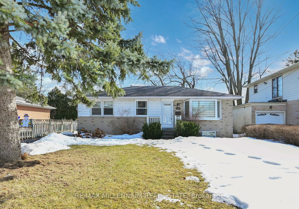 341-moore-park-avenue-toronto-ontario-c12531594