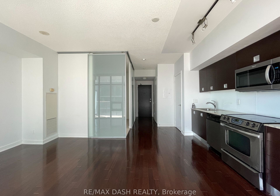33-charles-street-e-toronto-ontario-c12532068
