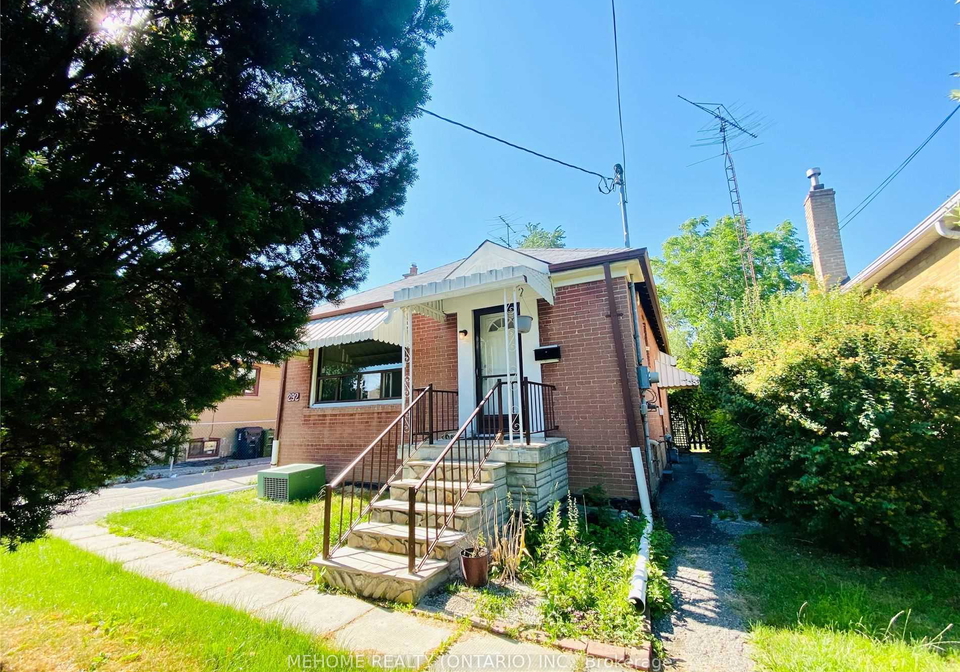 292-poyntz-avenue-toronto-ontario-c12532514