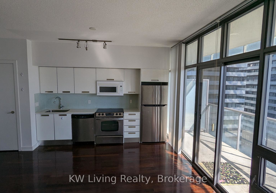 33-charles-street-e-toronto-ontario-c12532632