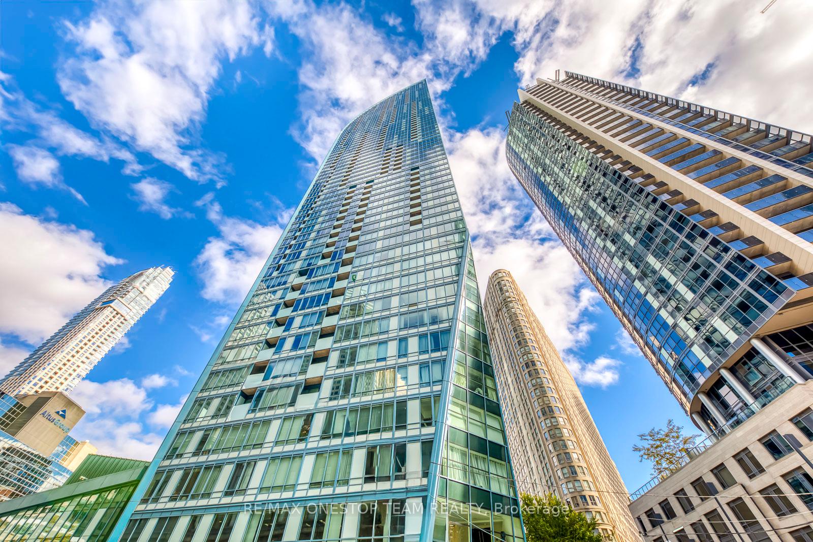 8-the-esplanade-toronto-ontario-c12532780