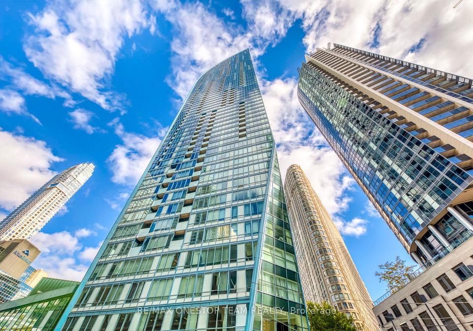 8-the-esplanade-toronto-ontario-c12532780