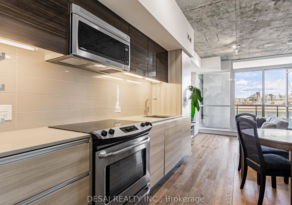 20-minowan-miikan-lane-street-w-toronto-ontario-c12532920
