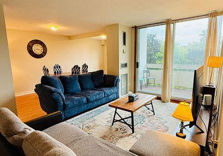 20-edgecliff-golfway-east-york-ontario-c12532972