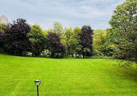 20-edgecliff-golfway-east-york-ontario-c12532972