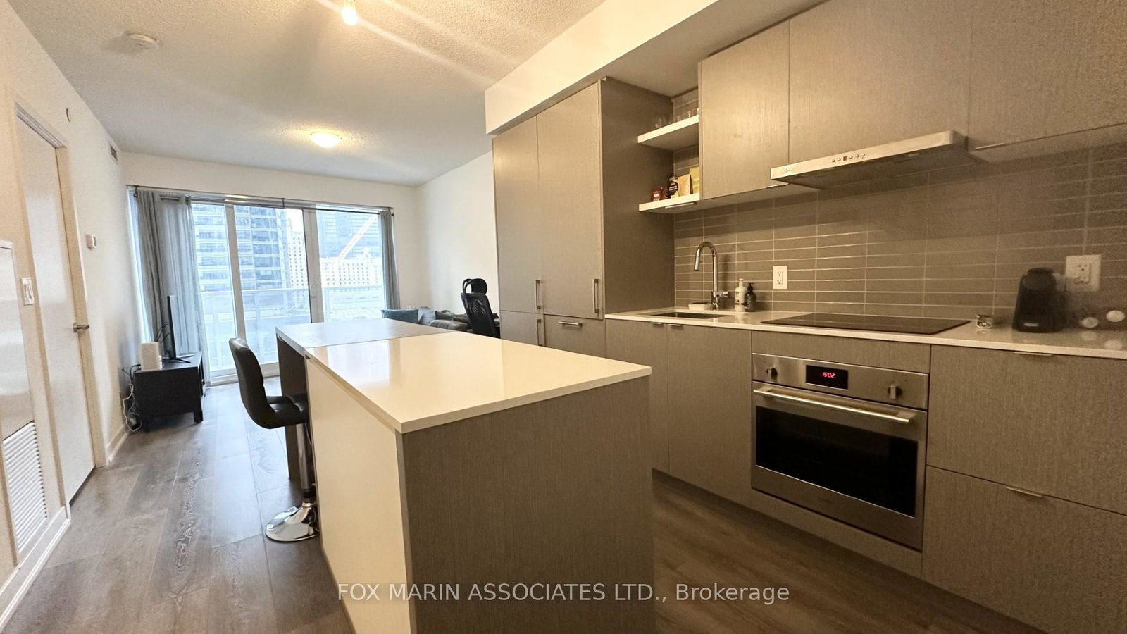 100-harbour-street-toronto-ontario-c12533092