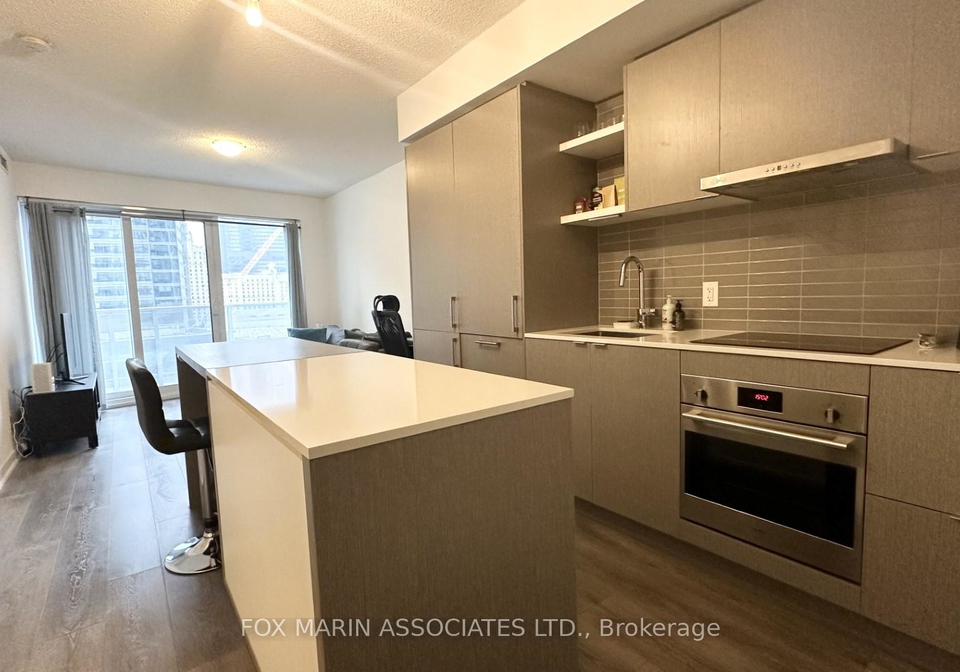 100-harbour-street-toronto-ontario-c12533092