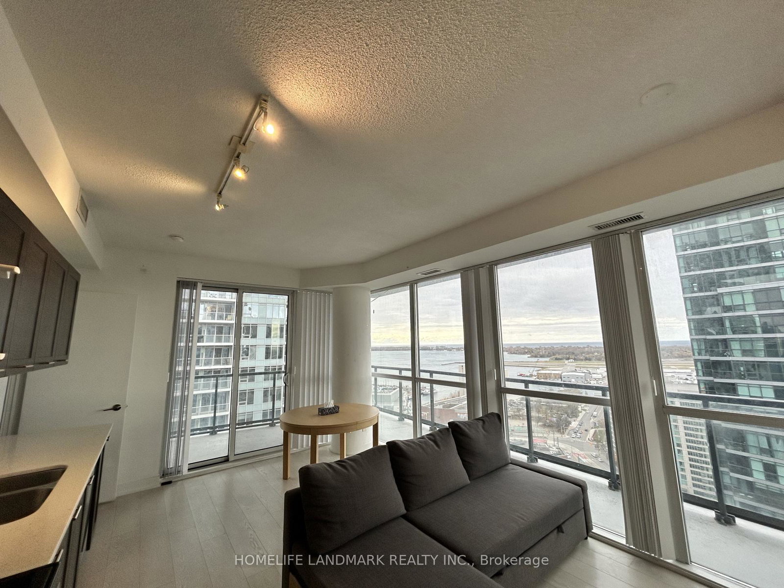 20-bruyeres-mews-toronto-ontario-c12533232