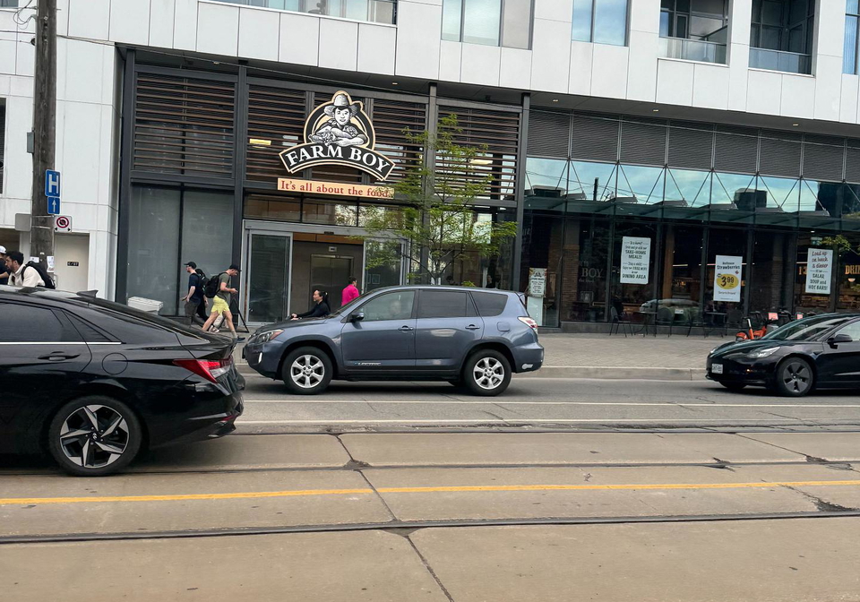 27-bathurst-street-toronto-ontario-c12533670