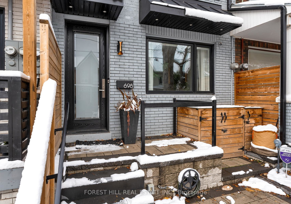 698-adelaide-street-toronto-ontario-c12534242