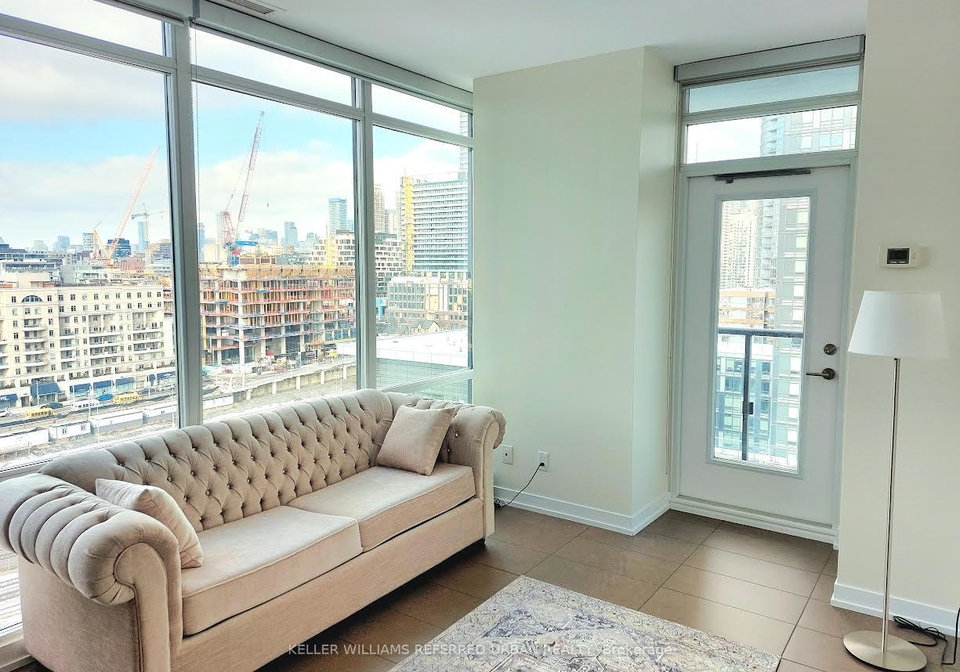 170-fort-york-boulevard-toronto-ontario-c12535296