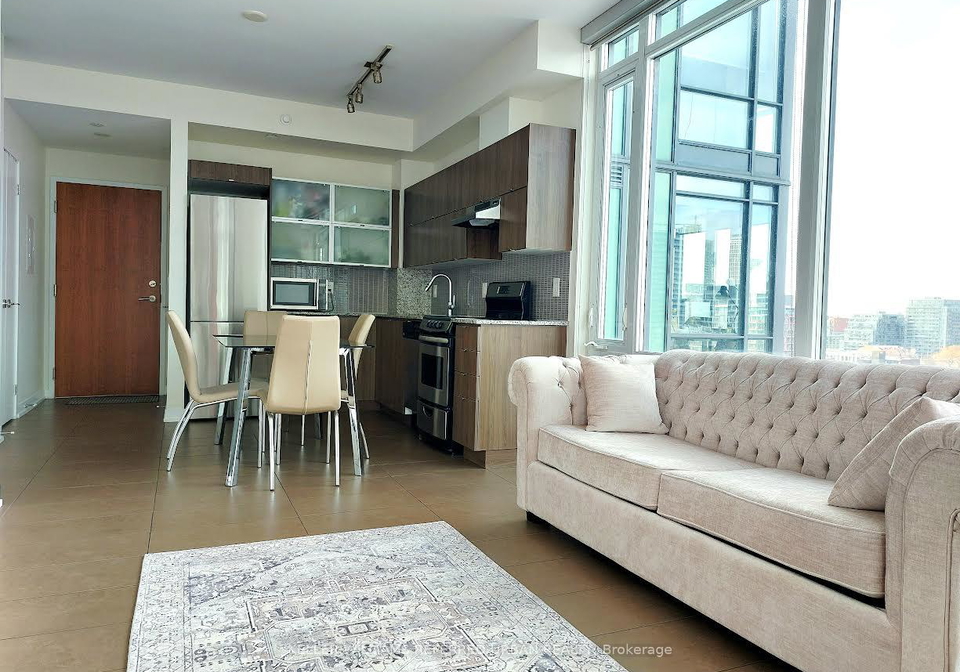 170-fort-york-boulevard-toronto-ontario-c12535296