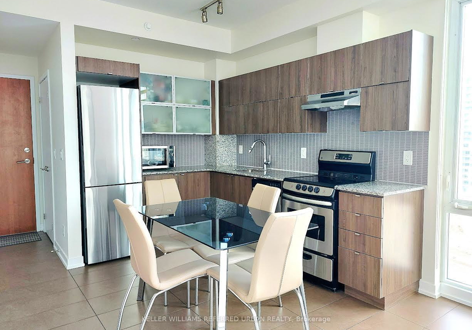 170-fort-york-boulevard-toronto-ontario-c12535296