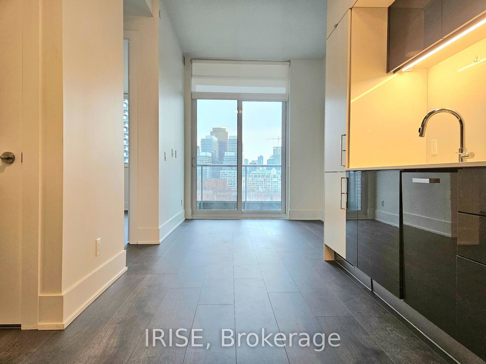 1-edgewater-drive-toronto-ontario-c12535848